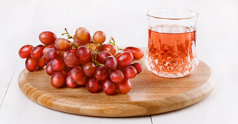 Стакан виноградного сока