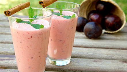 plums smoothie